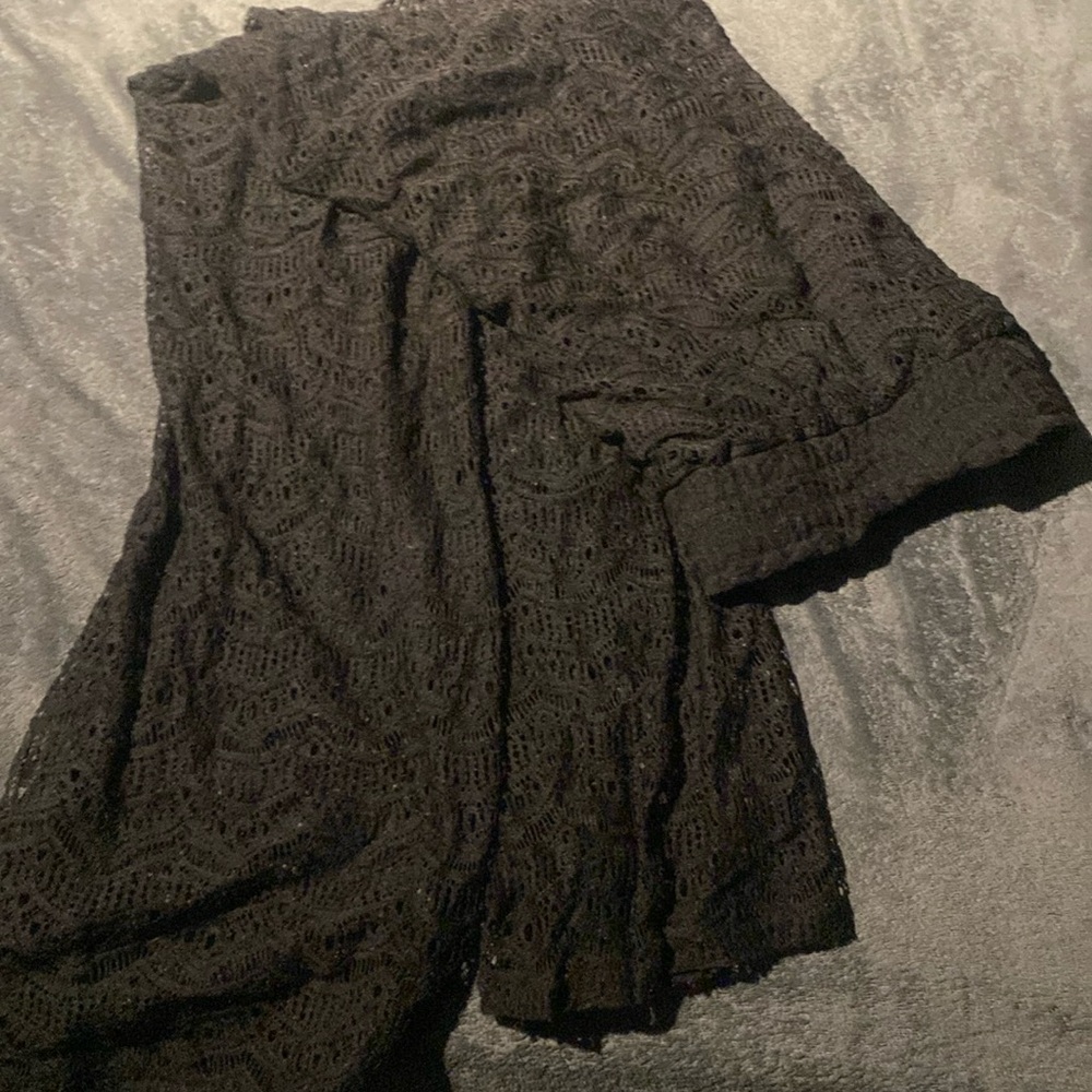 Shorts with lacy leg covering